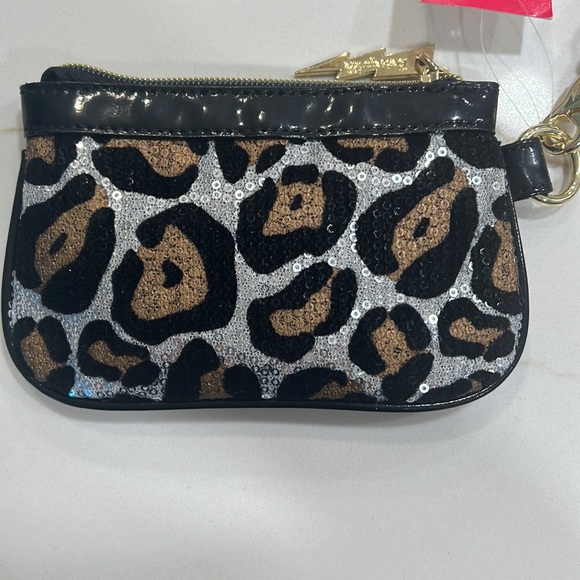 NWT Betseyville Leopard Print Wristlet - Picture 4 of 5